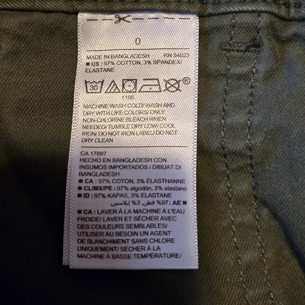 Old Navy Woman's Olive Pants - Picture 7 of 8